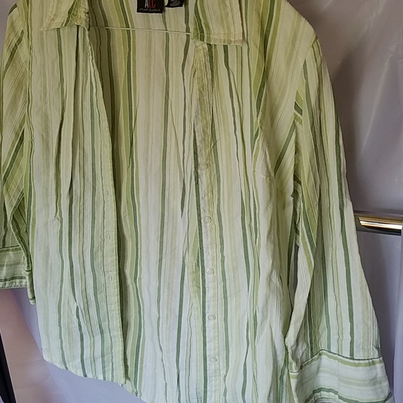 Top - Picture 3 of 4